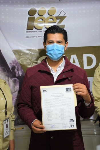 Recibe Julio César Chávez constancia de mayoría que lo acredita como Presidente Municipal Electo de Guadalupe
