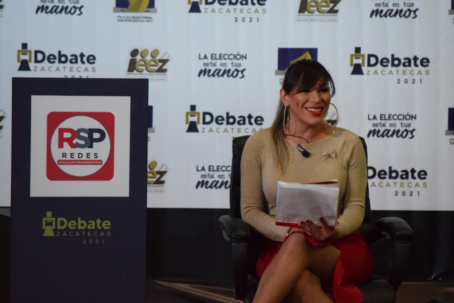 Destaca participación de Fernanda Salomé en debate