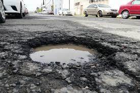 Persisten baches en Villas de Guadalupe