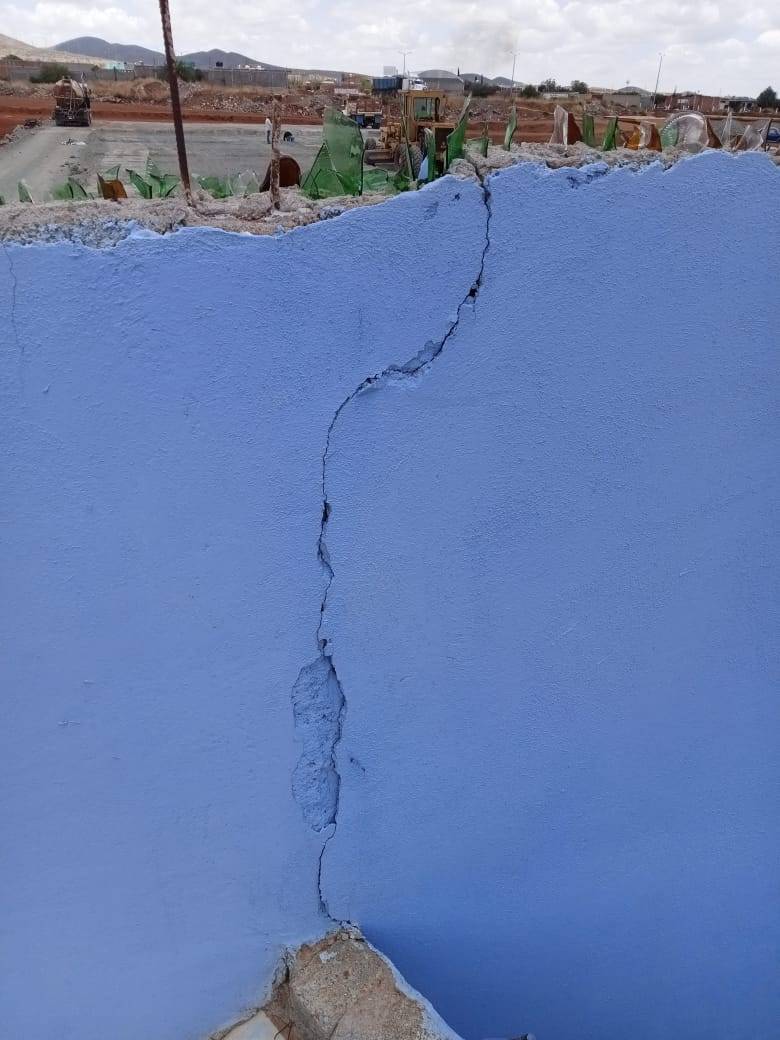 Reportan vecinos de Las Quintas cuarteaduras en casas