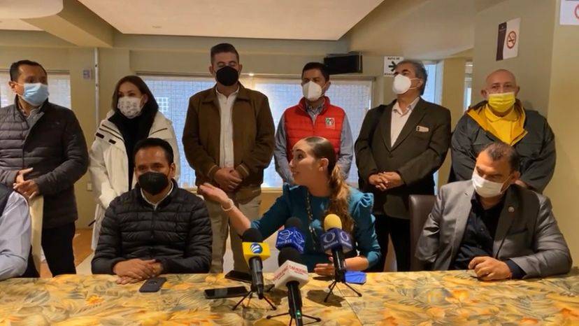 Truenan sesión cameral manifestantes contra reforma al Issstezac