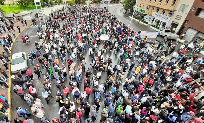 Desata megamarcha caos e ira de automovilistas