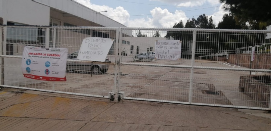 Toma SNTE edificio de Educación; paran mil 400 escuelas