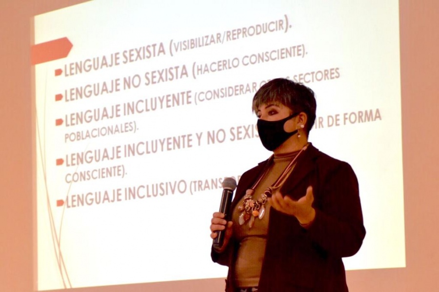 Analizan derechos infantiles con enfoque periodístico