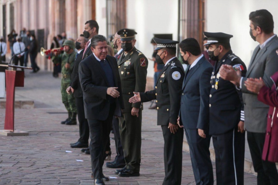 Ofrece gobernador regenerar el tejido social