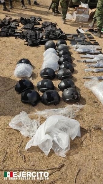 Decomisan armas y equipamiento táctico en Pinos