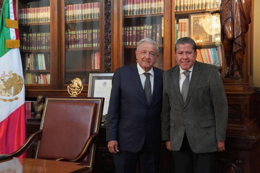 Se reúnen Monreal y López Obrador