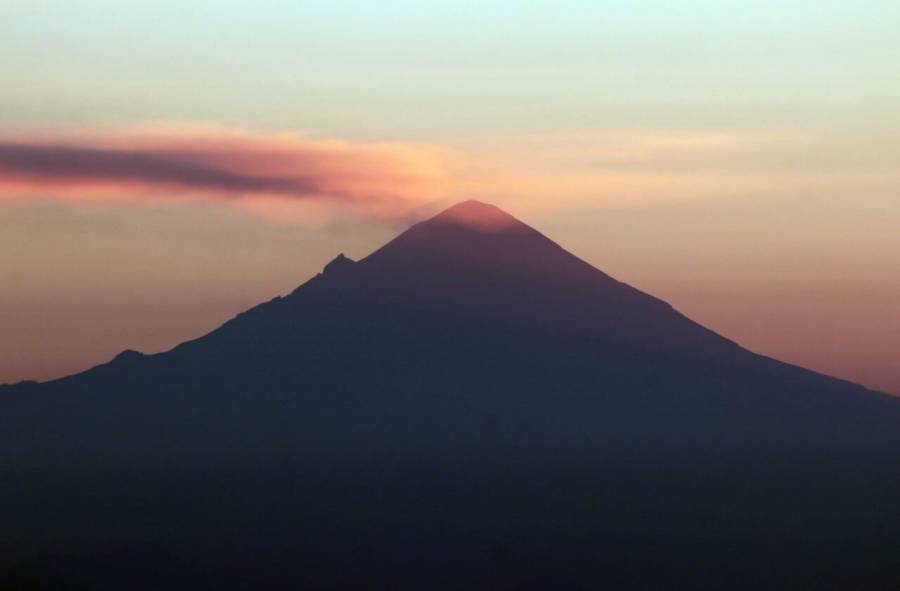 Volcán Popocatépetl sorprendió con una explosión la noche del martes