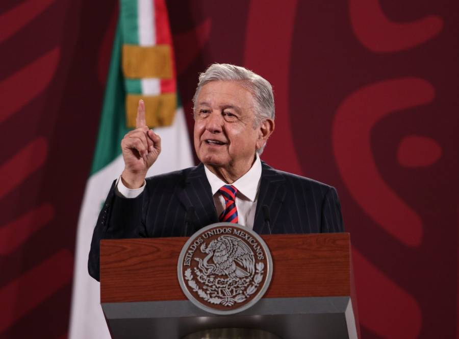 AMLO reitera acusaci&oacute;n a Sheridan de ser conservador y 