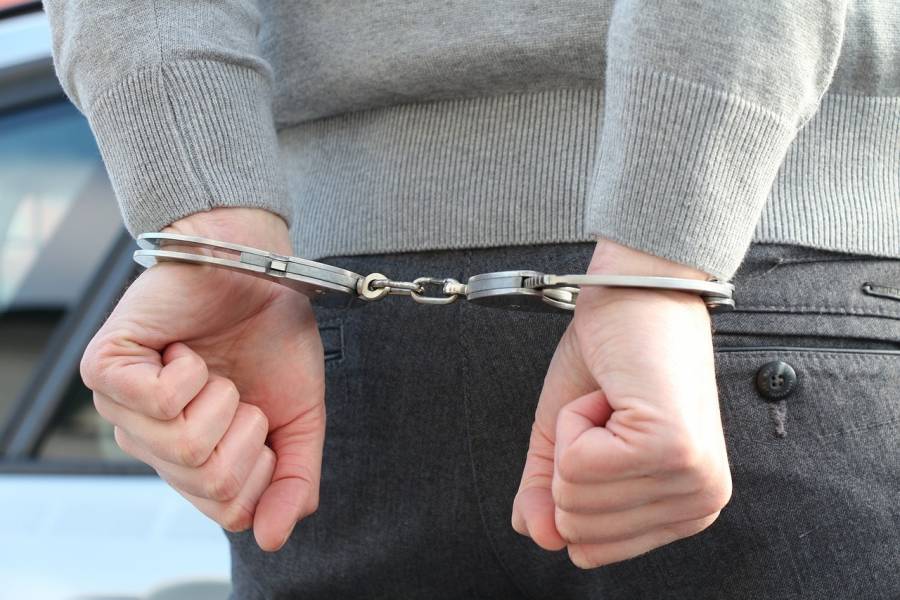 Hombre detenido en un aeropuerto de EEUU con una 