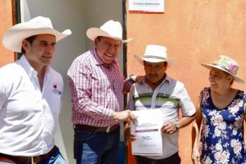 David Monreal entrega casi 2 mdp en apoyos de vivienda en Nochistlán, Zacatecas