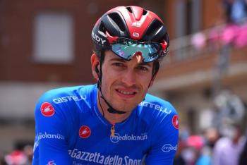 Fallece el ciclista Gino Mader tras su caída en la Vuelta a Suiza